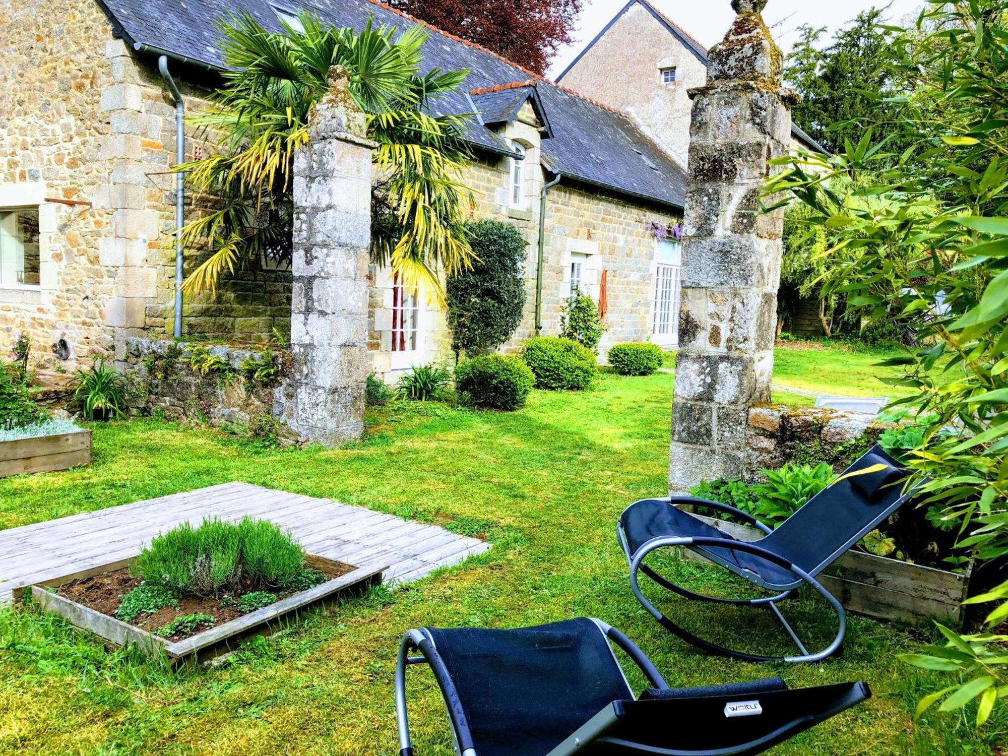 Les Gites De Roz-Maria Quintin Exterior photo